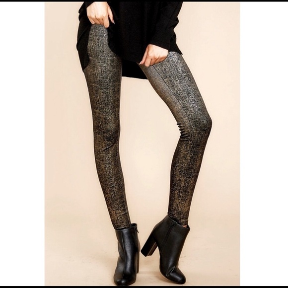 NWOT Spanx Black & Gold Shine Leggings size small - Picture 2 of 8